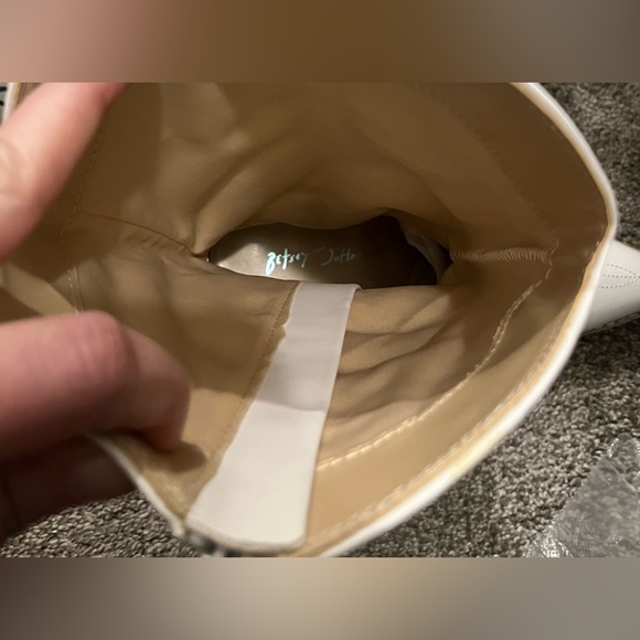 NEW Betsey Johnson SB-Aliza Ivory Western Boots Size 8 Crystal Embellished - Picture 9 of 16